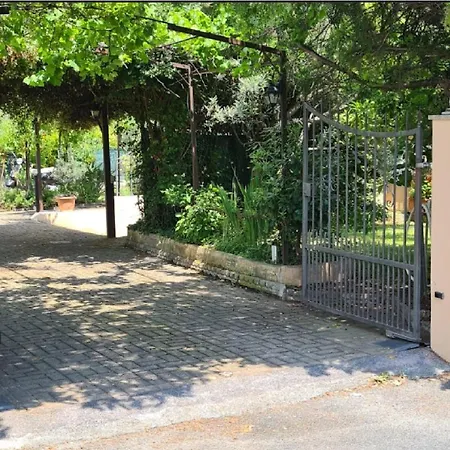 Penzion La Terrazza Sui Limoni - Degli Ospiti - Mare, Escursioni A Piedi O Bike, Falesie Per Arrampicate Cisano sul Neva
