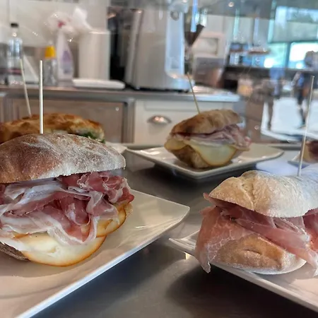 La Terrazza Sui Limoni - Degli Ospiti - Mare, Escursioni A Piedi O Bike, Falesie Per Arrampicate