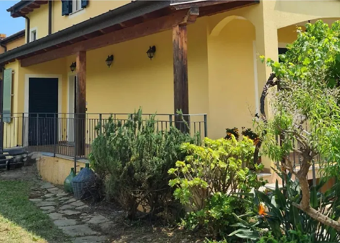 게스트하우스 La Terrazza Sui Limoni - Degli Ospiti - Mare, Escursioni A Piedi O Bike, Falesie Per Arrampicate 3*